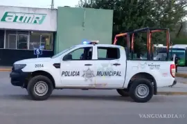 Autoridades locales acudieron rápidamente a la plaza Hidalgo para asistir al abuelito.