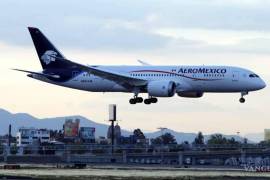 El Aeropuerto Internacional de la Ciudad de México informó que un pasajero de Aeromexico abrió una puerta de emergencia, a falta de oxigenación en el avión.