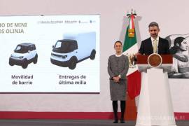 Roberto Capuano Tripp, encargado del proyecto de Desarrollo Sustentable del Estado de México, Hidalgo, y Ciudad de México, explica el proyecto Olinia, en el cual el gobierno pretende construir mini vehículos eléctricos desarrollados con ingeniería mexicana, esto durante la Mañanera del Pueblo, que estuvo encabeza por la Presidenta de México, Claudia Sheinbaum.