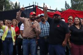 Miembros del Sindicato Único de Trabajadores de la Universidad Autónoma Agraria Antonio Narro (SUTUAAAN) demandan mejores condiciones laborales.