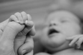 Un bebé prematuro infectado con sarampión falleció en Canadá, marcando la primera muerte relacionada con esta enfermedad desde que comenzó el brote en octubre de 2024, el cual ha afectado a miles de personas en el país.