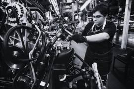 El capital fijo para maquinaria y equipo reportaron caídas de 7.9% a tasa anual y de 0.3% a tasa mensual