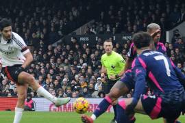 Raúl Jiménez brindó la asistencia para el gol con el que el Fulham venció a Nottingham Forest en la Premier League.