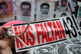 NYT revela más de 23 mil mensajes de texto que involucran a militares, policías, narcotraficantes y funcioanrios en la desaparición de los 43 normalistas de Ayotzinapa en 2014.