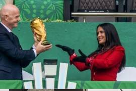 Sheinbaum aclaró que Salma Hayek fue invitada por la FIFA para representar a México en la inauguración del Mundial 2026.