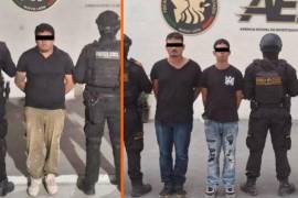 Fuerza Civil y Guardia Nacional detuvieron a tres hombres por robos en carreteras de Nuevo León en operativos simultáneos.