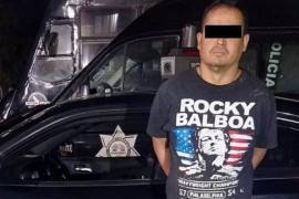 Un hombre resultó herido por su propio hijo quien lo atacó con un arma blanca al exterior del Hospital número 33 del IMSS de donde acababa de ser dado de alta el presunto agresor, en Nuevo León.