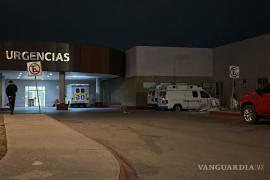 El joven fue trasladado al Hospital General de Saltillo, donde será intervenido quirúrgicamente debido a la gravedad de sus lesiones.