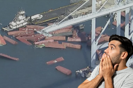 Caen al océano más 60 contenedores en el puerto de Long Beach, California