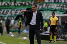 El entrenador mexicano había sido suspendido por sus celebraciones efusivas, sin embargo, los altos mandos de la Liga en Colombia, arreglaron esta situación.