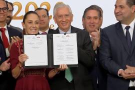 El Gobierno de México acuerda con la industria siderúrgica priorizar el acero nacional en proyectos públicos para fortalecer la economía y el empleo.