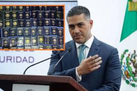 Gabinete de Seguridad de México asegura 94 pasaportes falsos