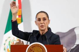 Claudia Sheinbaum descalificó a Anabel Hernández al afirmar que su libro Las señoras del narco carece de pruebas y es “ciencia ficción”. Tribunal ordena incluir carta de réplica a favor de Televisa y actrices afectadas.