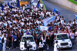 Los alumnos recorrieron las calles de la ciudad como tradicionalmente se hace cada inicio de clases.