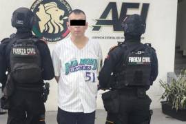 Mientras se trasladaba a bordo de un vehículo con placas del estado de Coahuila, un hombre que es señalado como generador de violencia en Nuevo León fue detectado por policías.