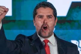 El actor y activista Eduardo Verástegui avanza en su objetivo de consolidar el Movimiento Viva México como una nueva opción política en el país. Con el respaldo del INE, el proyecto inicia su fase de afiliación y organización rumbo a su posible registro como partido nacional.