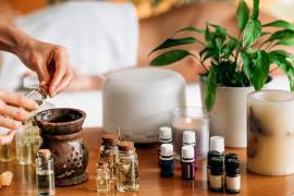 La combinación de flores secas de lavanda y manzanilla permite extraer compuestos volátiles que actúan sobre el sistema nervioso.