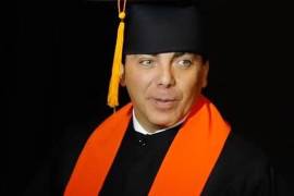 Cristian Castro terminó la preparatoria a los 51 años y confirmó que quiere estudiar Diseño Industrial mientras continúa con su carrera musical.