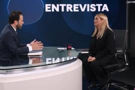 La gobernadora de Chihuahua relató que su encuentro con la presidenta en Ciudad Juárez estuvo marcado por reproches sobre la participación de agentes estadounidenses en un operativo contra el crimen organizado.