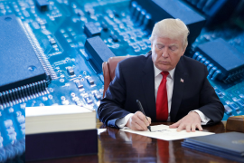 Aranceles del 100% a semiconductores hechos en el extranjero