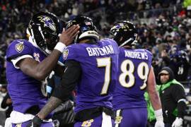 Lamar Jackson guió a los Ravens a vengarse de los Steelers de Pittsburgh, triunfando y alcanzando el récord de su acérrimo rival del Norte de la AFC.