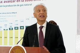 México podría lograr la soberanía en gas natural en 10 años, según Pemex, con producción de hasta 8,600 millones de pies cúbicos diarios.