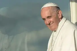 El Papa Francisco, símbolo de esperanza y fe, guio a la Iglesia con su mensaje de paz y humildad hasta sus últimos días en el Vaticano.