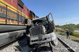 El cruce ferroviario en la Carretera Los Pinos ha sido escenario de múltiples accidentes, algunos mortales, lo que ha generado preocupación entre las autoridades locales.