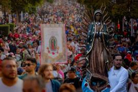 Millones de peregrinos devotos a la Virgen de Guadalupe visitan la Basílica de Guadalupe con motivo del aniversario 493 de la aparición de la virgen en el Cerro del Tepeyac.