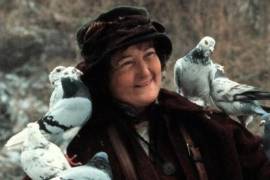 La actriz irlandesa, ganadora del Oscar y recordada por su papel de la “señora de las palomas” en ‘Mi pobre angelito 2’, dejó un importante legado en el cine.
