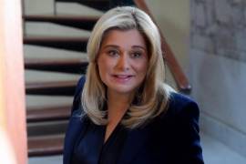 La gobernadora de Chihuahua, Maru Campos, acudirá al citatorio emitido por la FGR en Ciudad Juárez, aunque su defensa anunció una denuncia penal al considerar que se vulneró su fuero constitucional.