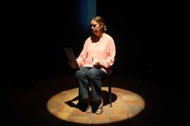 Presentan en teatro historia de madre que esperó 8 años a que sacaran a su hijo de fosa en Coahuila