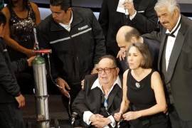 En una entrevista de 2014, Rubén Aguirre reveló cómo se enteraron los actores de El Chavo del 8 sobre el inicio del romance entre Roberto Gómez Bolaños y Florinda Meza durante una gira en Chile.