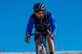 Andoni Rumayor, sexto mexicano en el Ironman World Championship 2025 en Niza, posa orgulloso tras completar la prueba más exigente del triatlón mundial.