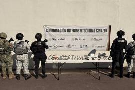 Autoridades aseguraron más de 60 objetos prohibidos, incluyendo drogas y módems de internet, en los penales de Culiacán y Los Mochis.