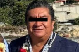 Juan Pérez Moral, alcalde de San Juan Tianguismanalco, fue detenido en Atlixco por agentes de la FGE de Puebla; se desconoce el delito imputado.