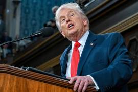 Trump refuerza su estrategia contra el narcotráfico, declara el fentanilo como arma de destrucción masiva y promete intensificar operaciones contra cárteles mexicanos tras recientes eventos de seguridad.