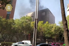 La tarde de este miércoles se registró el incendio de un edificio abandonado ubicado en la avenida Paseo de la Reforma.