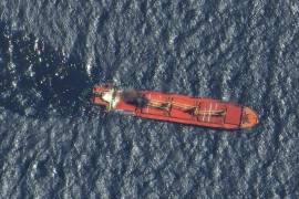 Imagen satelital del buque Rubymar tomada el pasado viernes. Tras durar cerca de dos semanas hundiéndose, el sábado quedó por completo bajo las aguas.