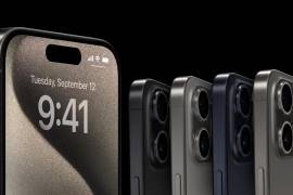 Los iPhone 15 Pro y Pro Max llegan en cuatro colores diferentes.