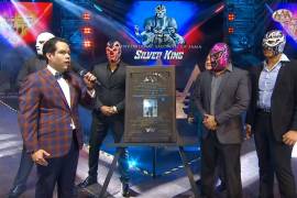 Silver King entra al Salón de la Fama de la lucha libre durante Triplemania XXVII