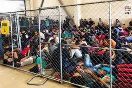 Los centros de detención de migrantes en el vecino país pueden compararse con los campos de concentración de Auschwitz durante el Holocausto.