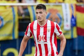 El mexicano portó por primera vez la camiseta de Almería en septiembre del año pasado después del descenso con el Espanyol.