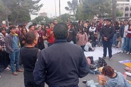 Ania Guadalupe Sánchez Ruiz dialogó con los estudiantes del TecNM Saltillo para informar sobre los avances en la atención de sus demandas.