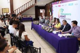 Emanuel Garza Fishburn, secretario de Educación de Coahuila, durante la firma del convenio para realizar el Parlamento Infantil 2026.