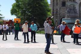 Los trabajadores exigen se retiren las denuncias contra ellos interpuestas ante la FGE.