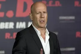 El actor Bruce Willis, ícono del cine de acción, enfrenta un deterioro acelerado en su salud a los 70 años.