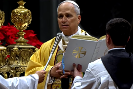 Durante este 24 de diciembre se desarrolló un evento histórico, al ser el día en que el papa León XIV celebró su primera Misa de Gallo en la Basílica de San Pedro, a solo unas cuantas horas de la Navidad.