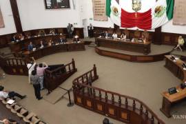 Tras la agresión a un docente en la Secundaria General No. 8 de Saltillo, los diputados iniciaron el diseño de enmiendas a la legislación en la materia.