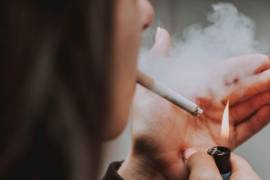 Ser fumador aumenta complicaciones por COVID-19, advierte SSA
